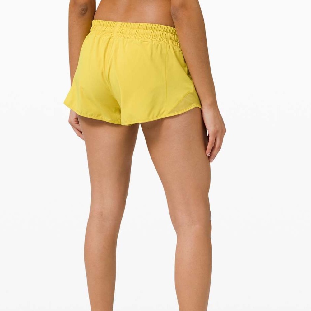 LULULEMON HOTTY HOT SHORT SOLEIL SIZE 8 2.5 INCH